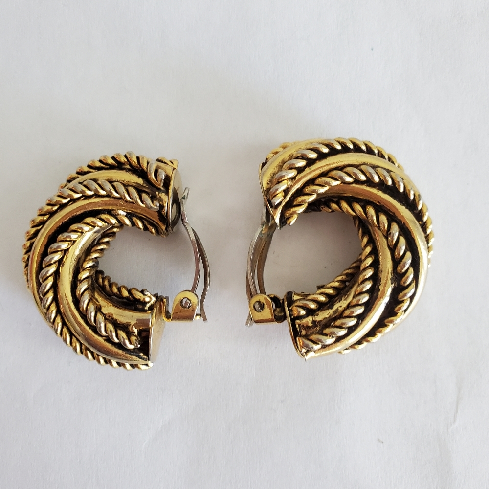 Vintage gold tone earclips
